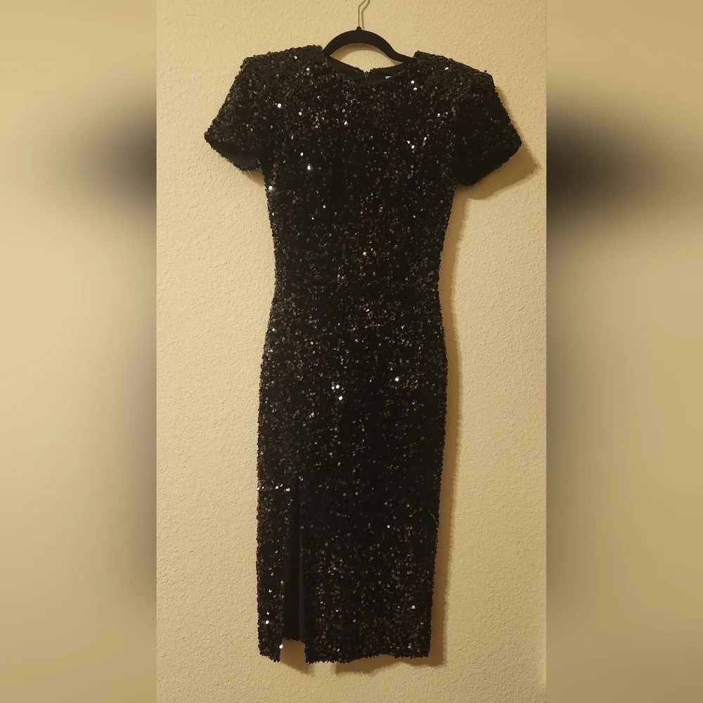 HELSI Yanira Sequin Padded Shoulder Dress in Black Size XS MSRP $385